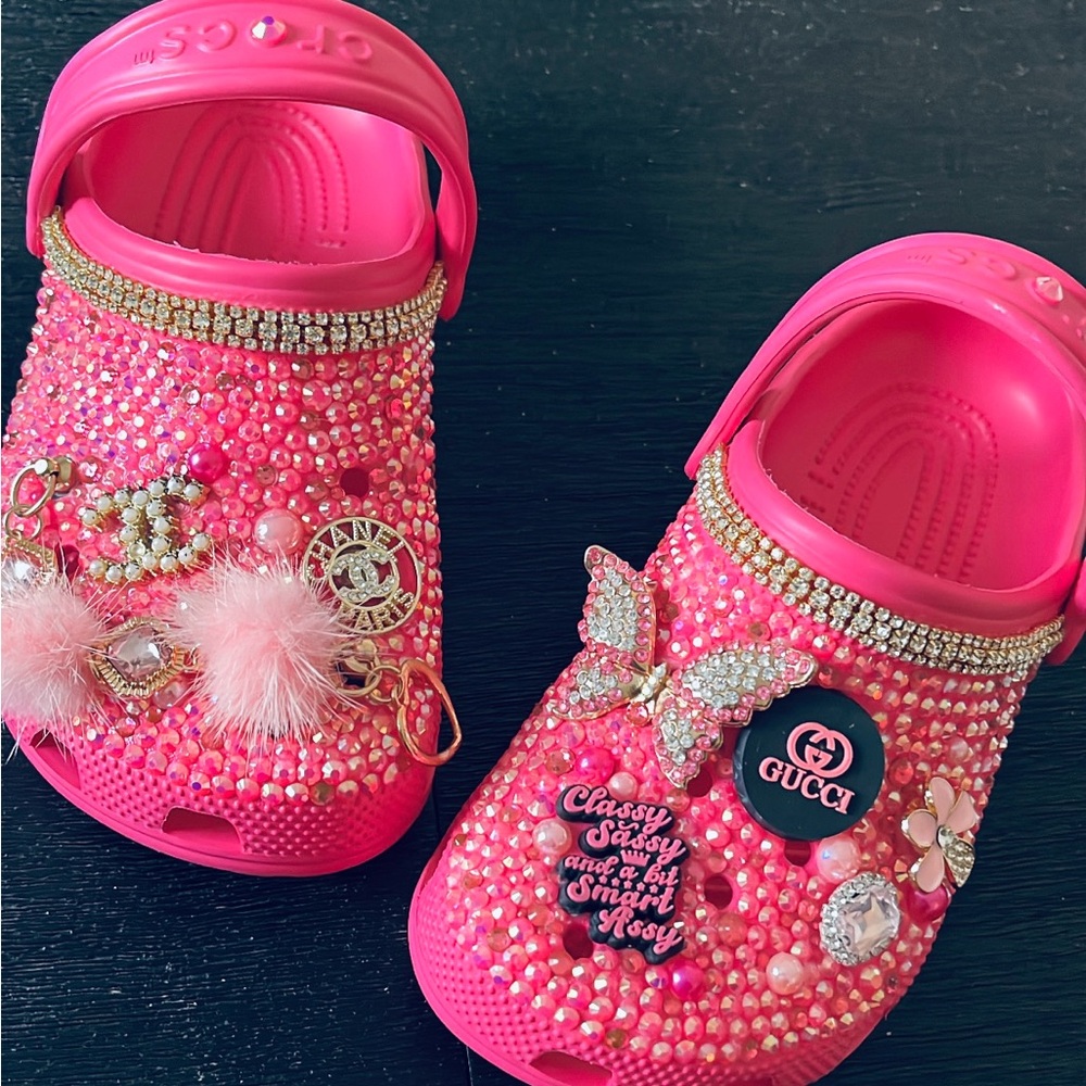 Luxury pink crocs
